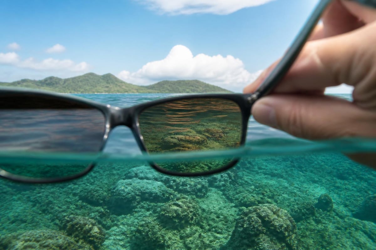Polarized lens technology filtering light