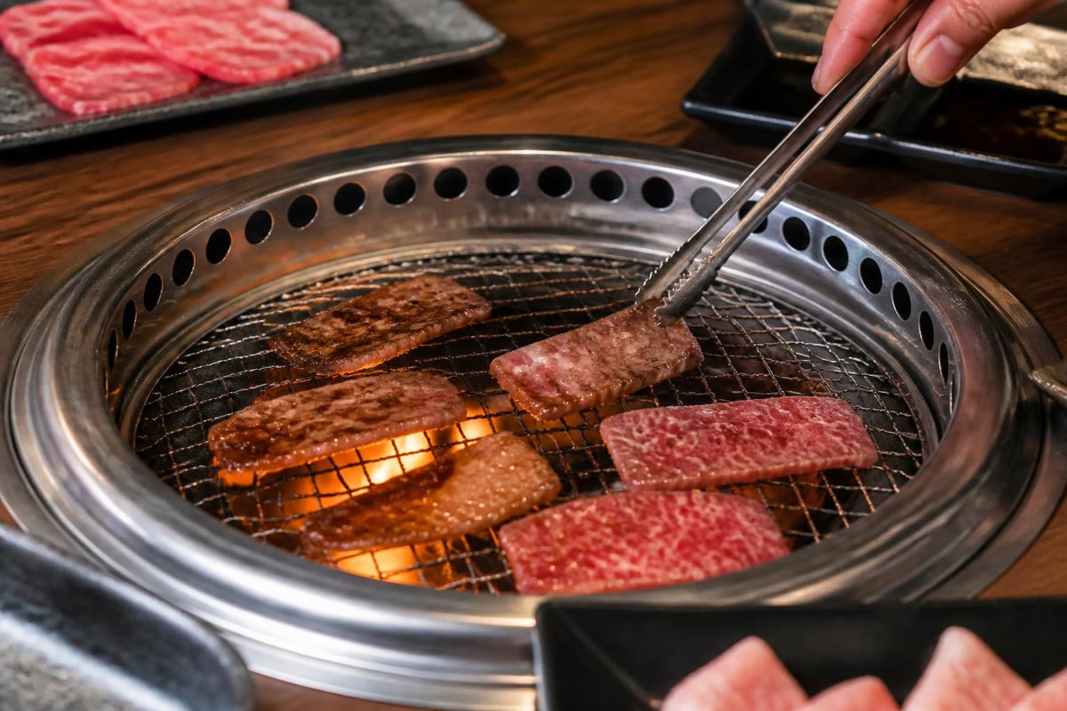 Yakiniku grilling techniques