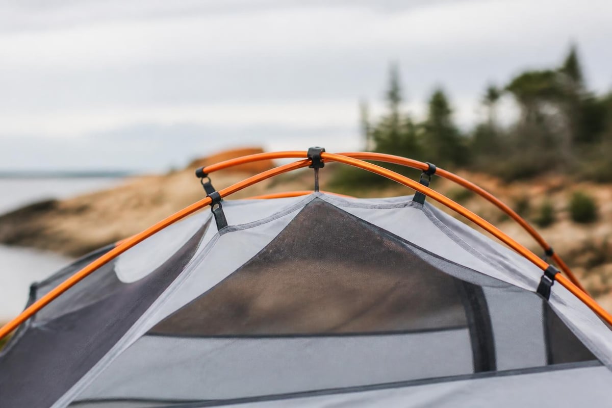Dome tent pole configuration