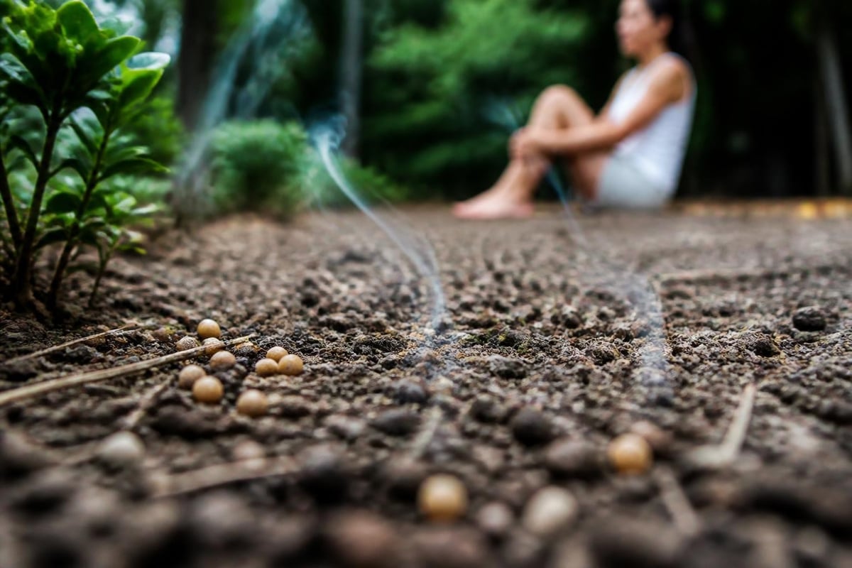 Ground-level scent masking mechanism