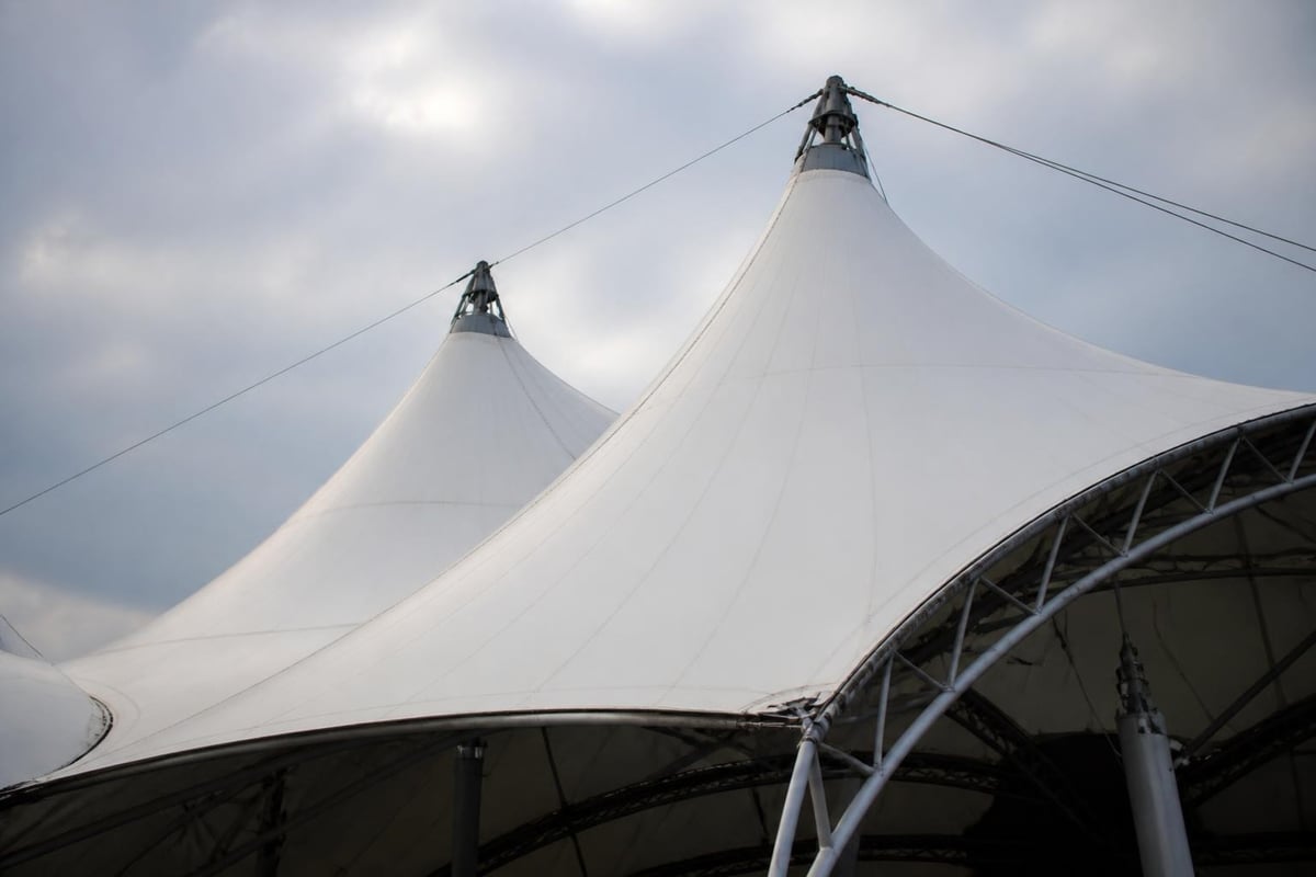 Tent structural load distribution