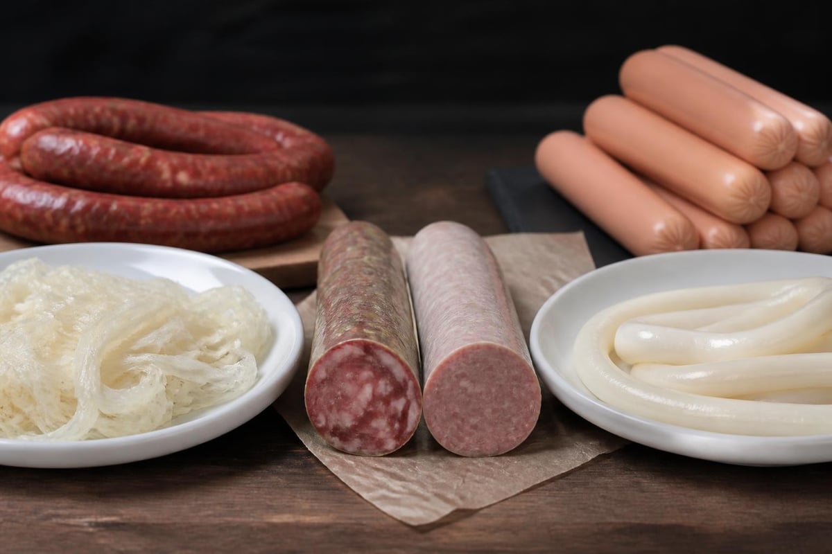 Natural versus synthetic sausage casings comparison
