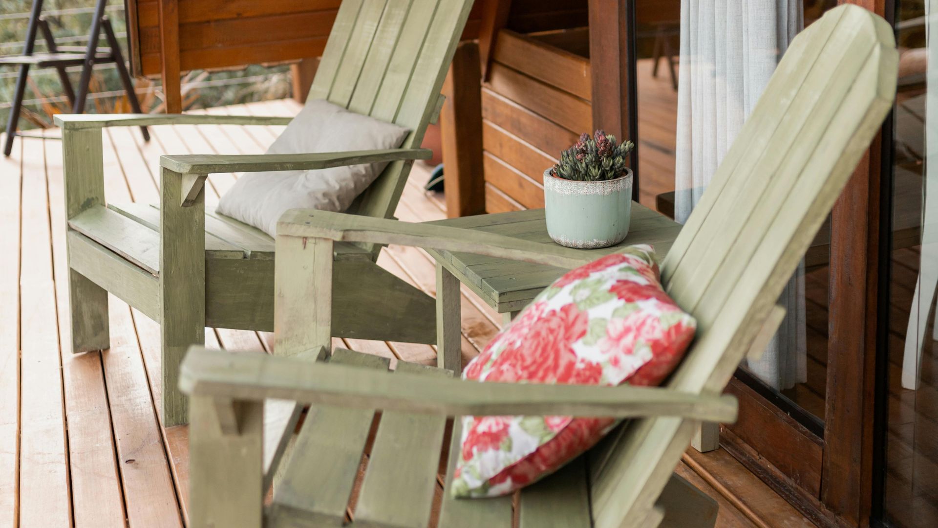 Styling and Accessorizing Your Cabin’s Outdoor Space