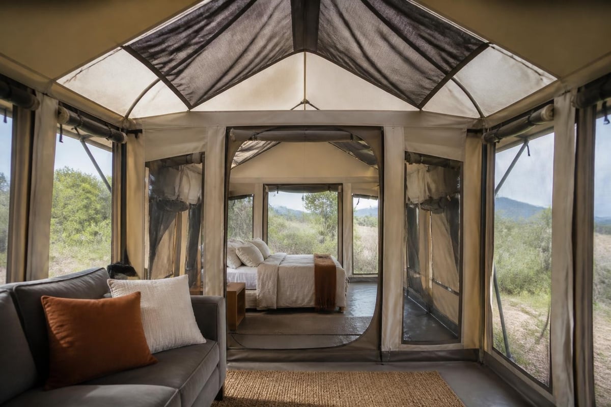 Tent ventilation airflow pattern