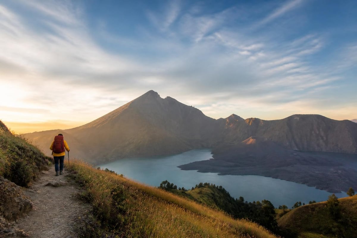 Mt Rinjani seasonal weather