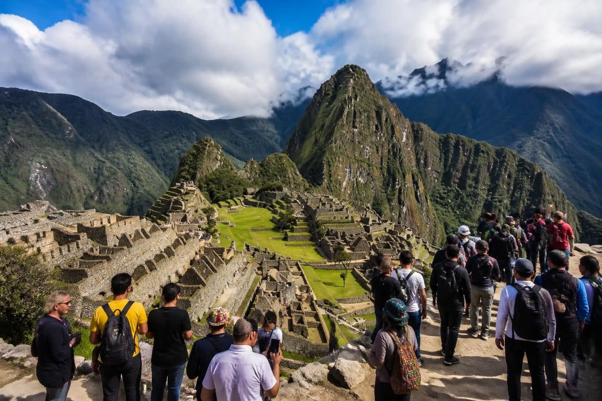 Seasonal travel planning calendar