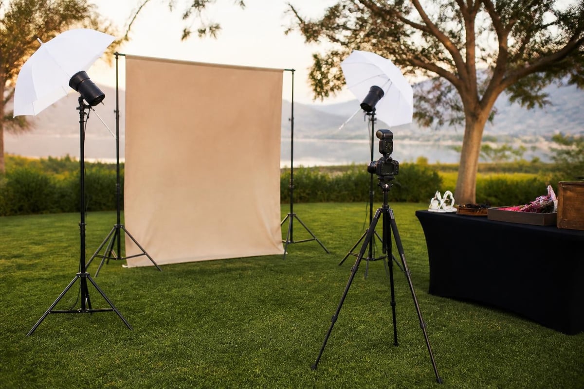 Open-air photo booth component layout