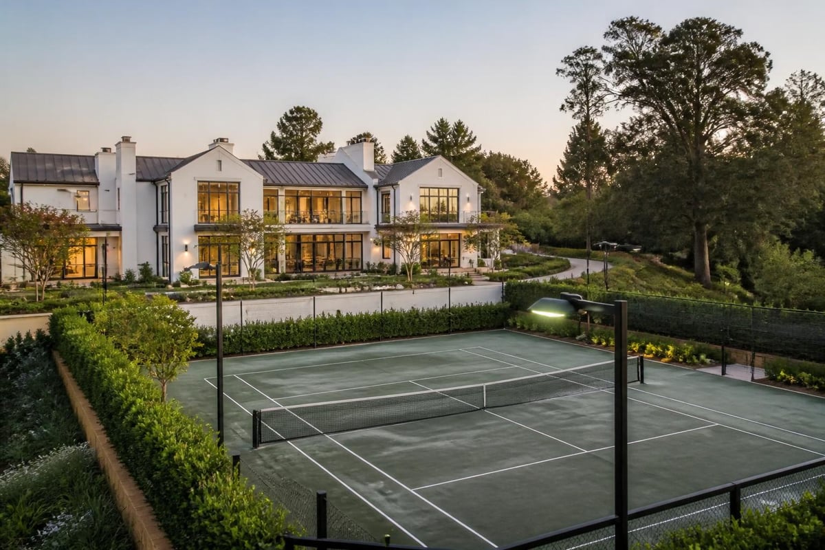Tennis house architectural integration