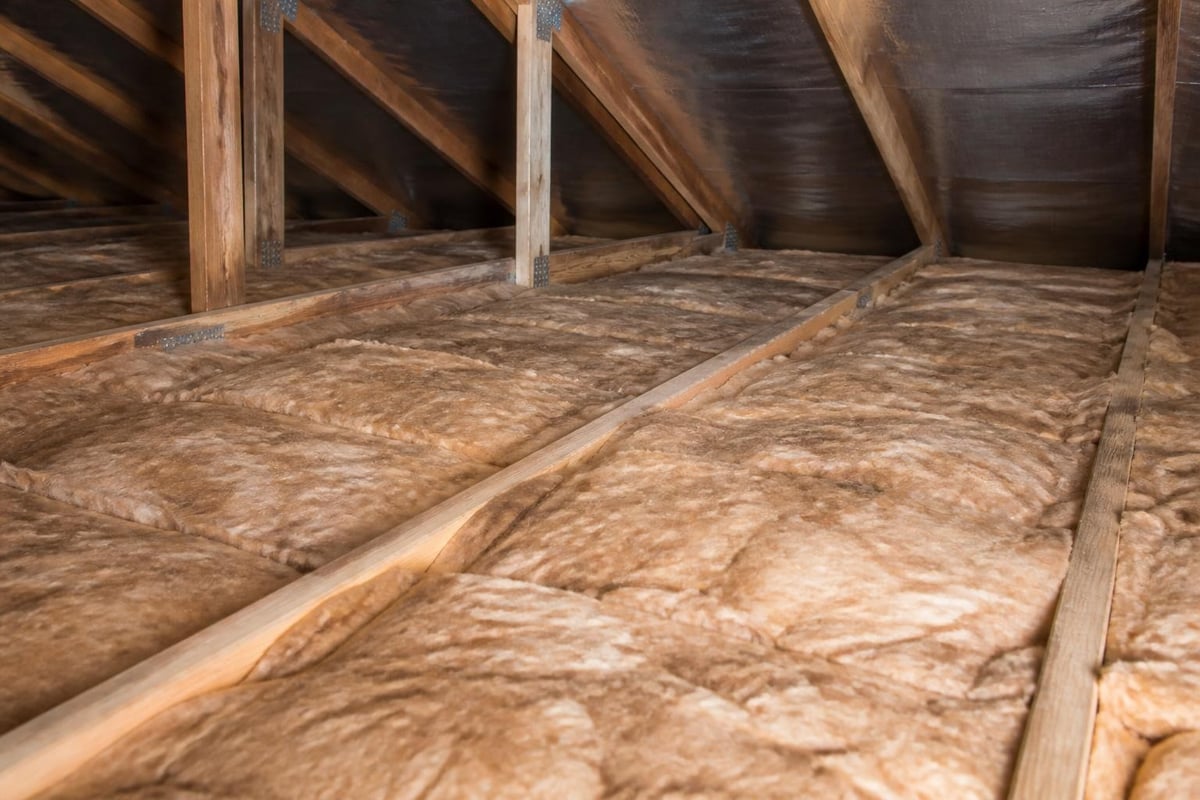 How ceiling insulation batts reduce heat transfer