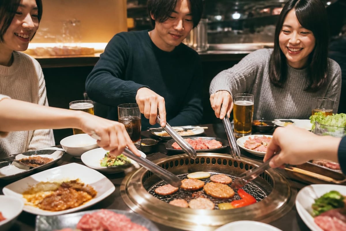 Japanese yakiniku dining etiquette