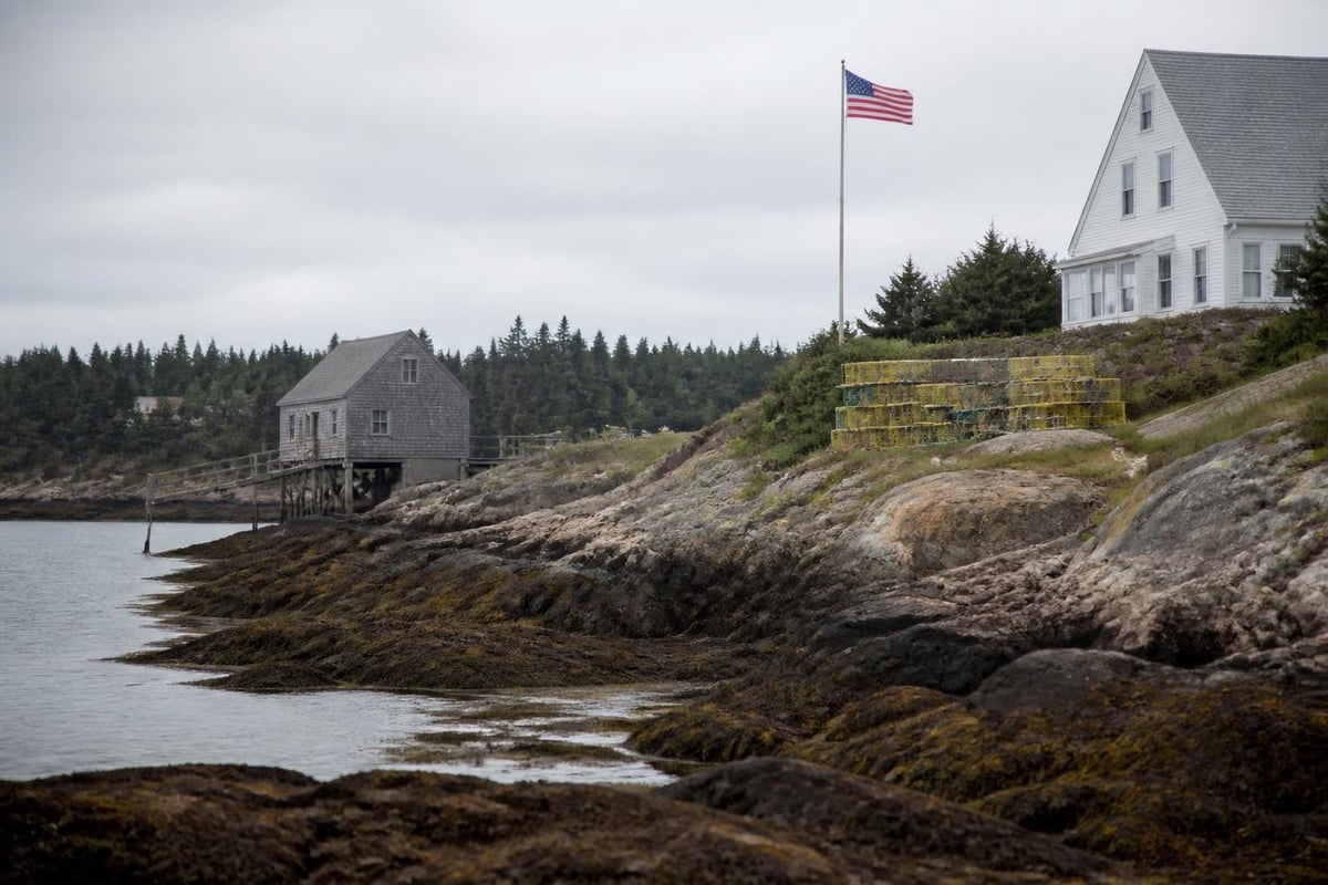 Maine island communities