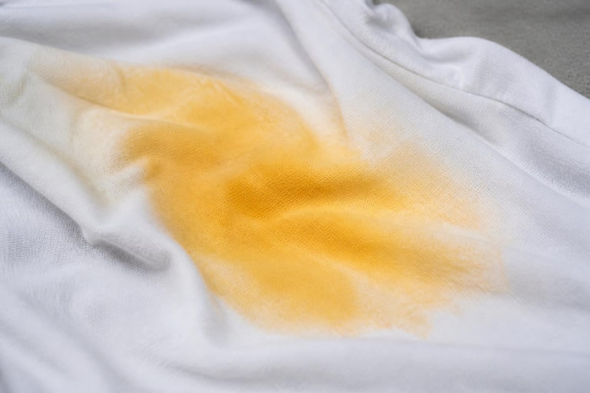 Chemical reaction between sunscreen ingredients and fabric