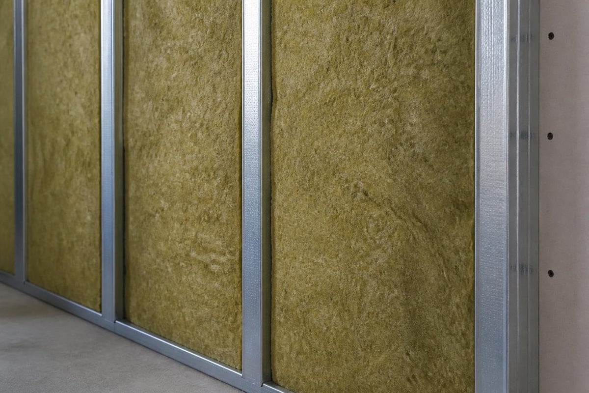 Sound absorption mechanism in wall cavity