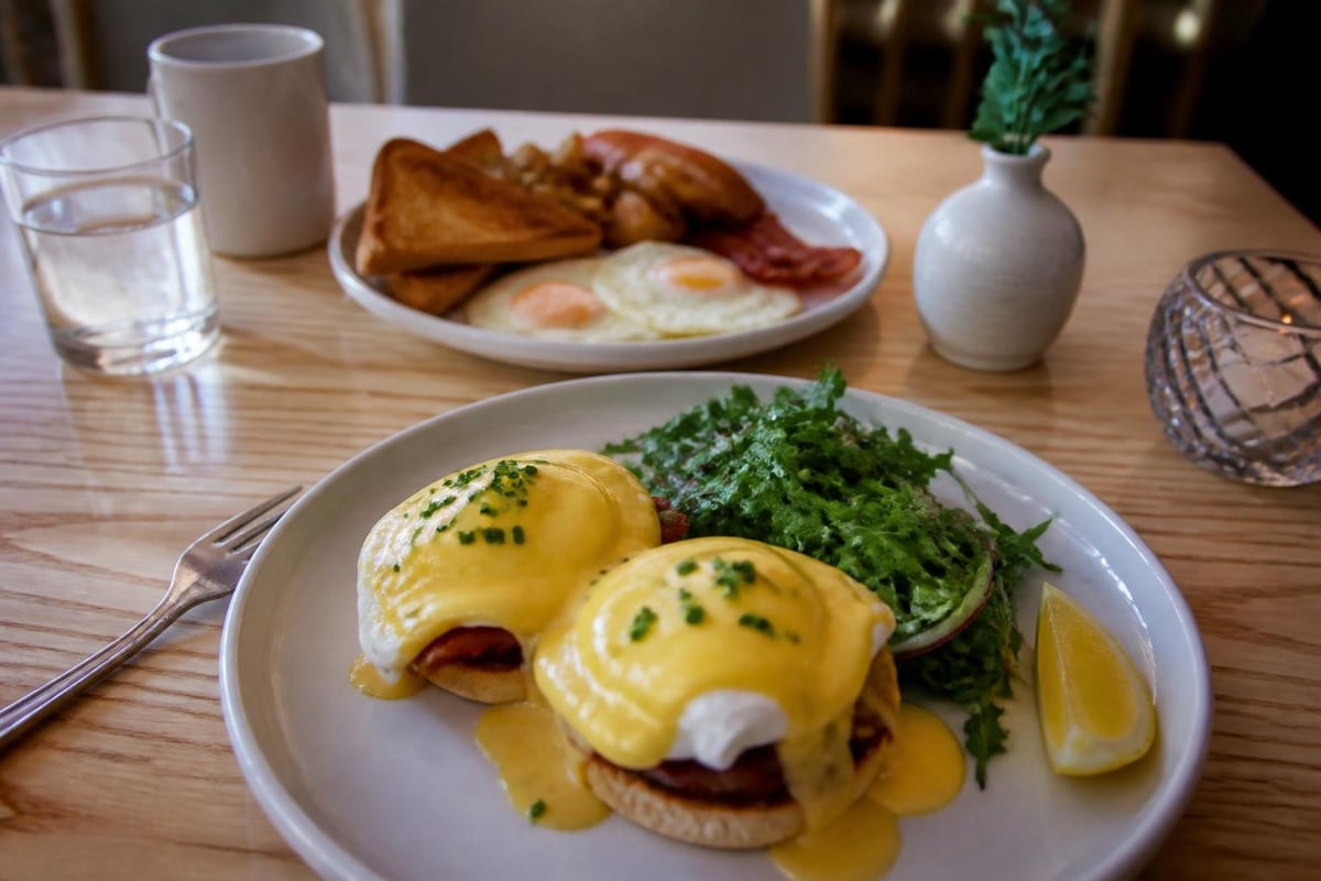Ogunquit breakfast scene