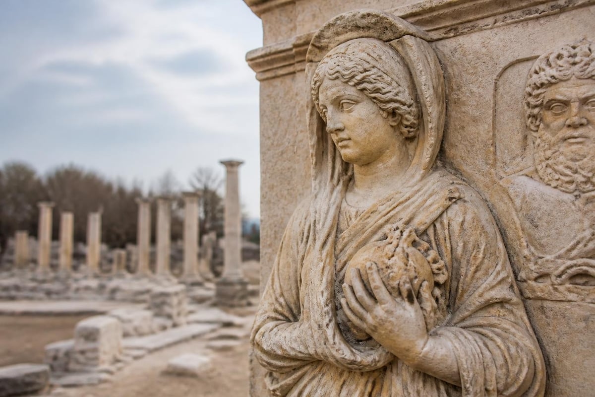 Persephone myth variations