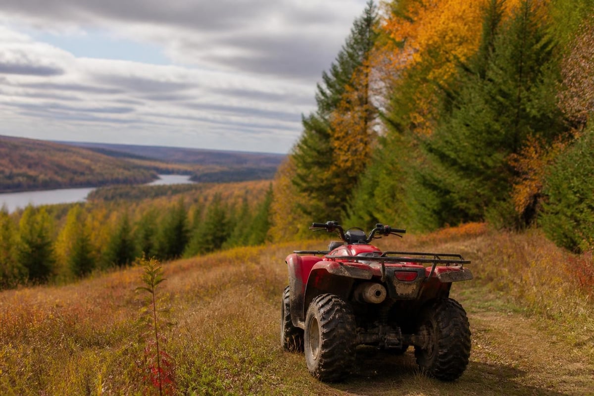 Seasonal trail calendar