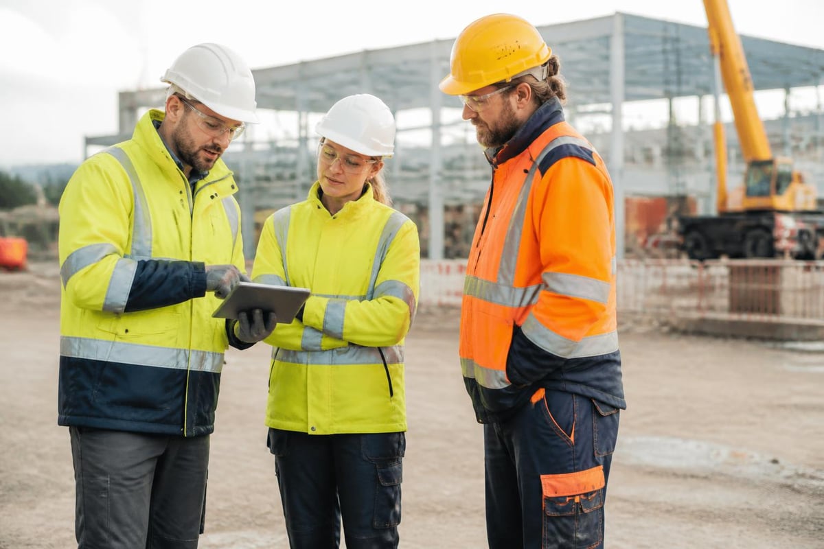 Safety compliance hierarchy for construction workwear