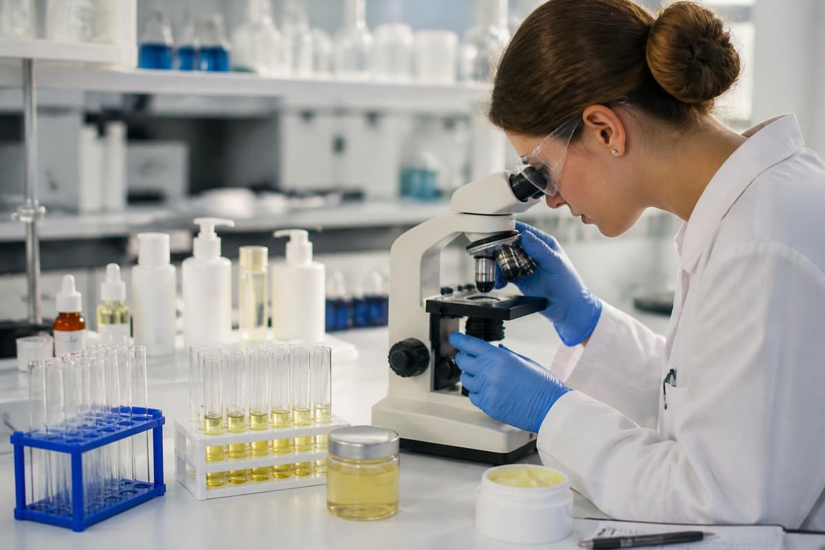 Quality control in retinol manufacturing