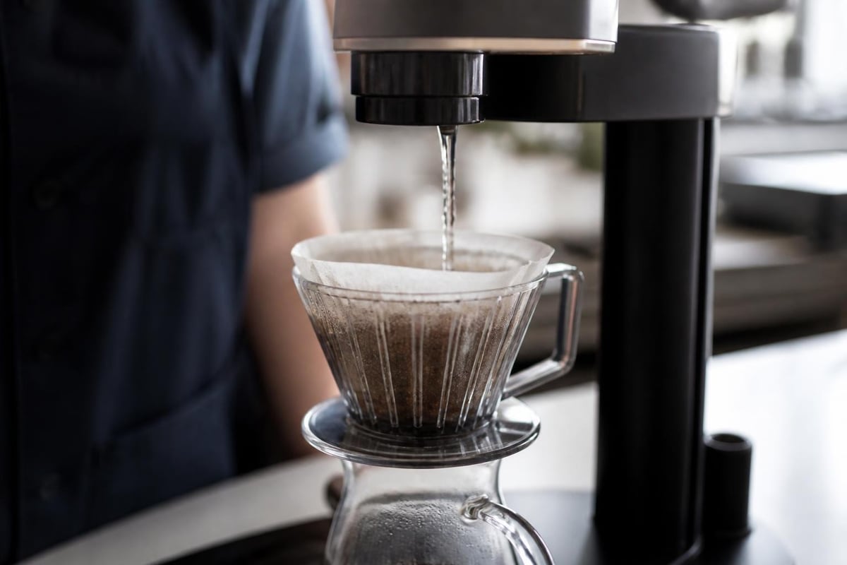 Temperature and timing control in automatic pourover