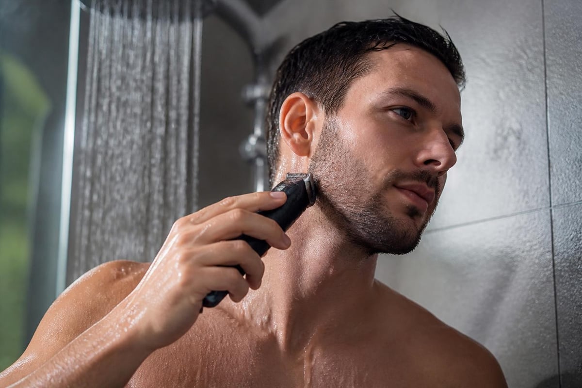Wet and dry body grooming flexibility