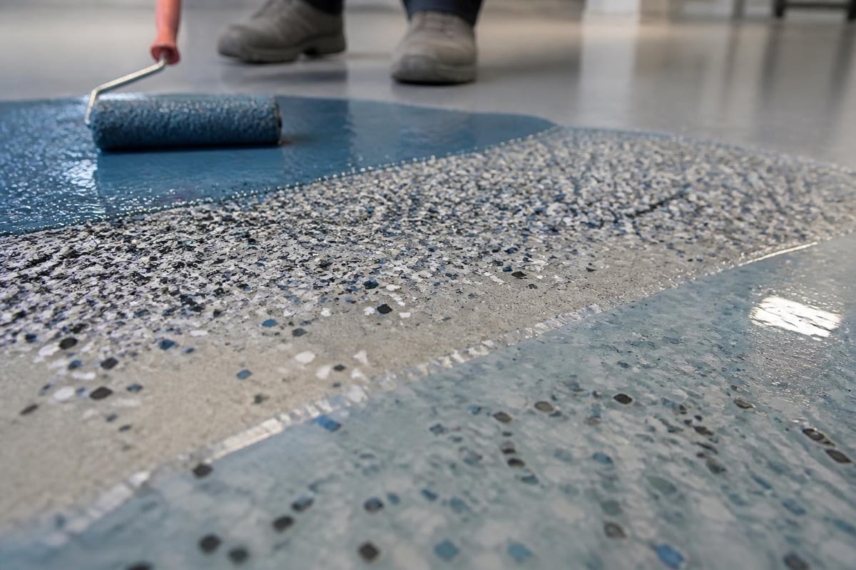 Flake epoxy flooring system layers