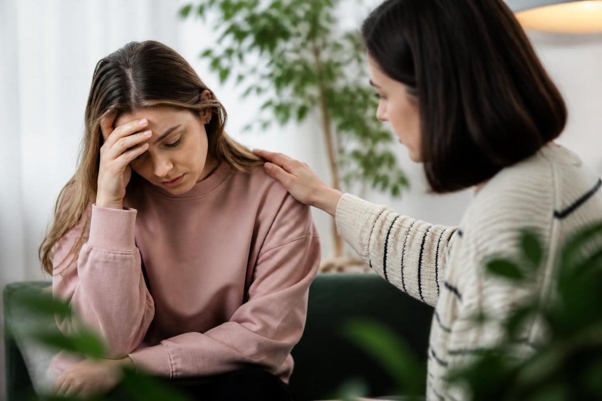 Crisis intervention communication strategies