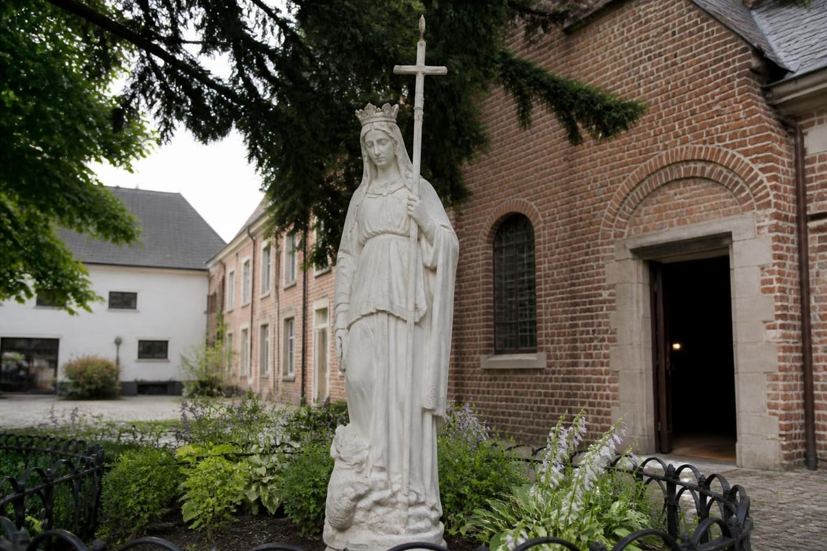 Saint Dymphna's shrine and healing tradition