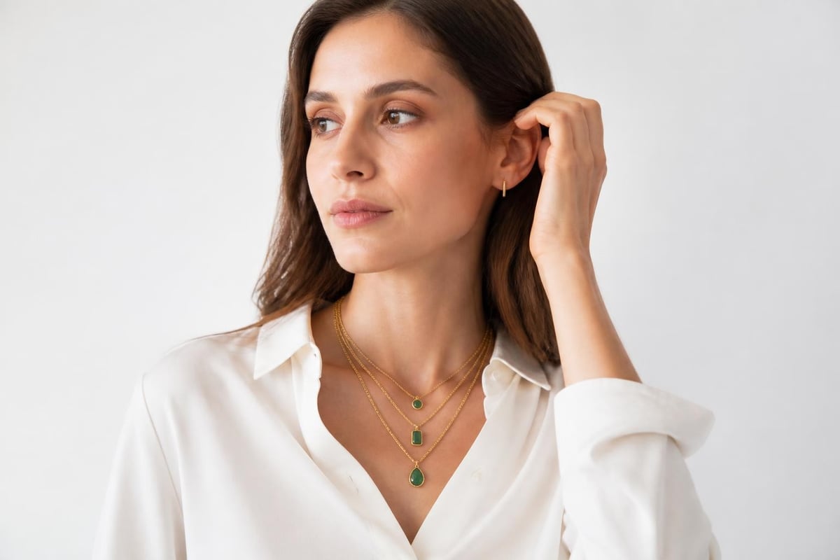 Styling techniques for green pendant necklaces