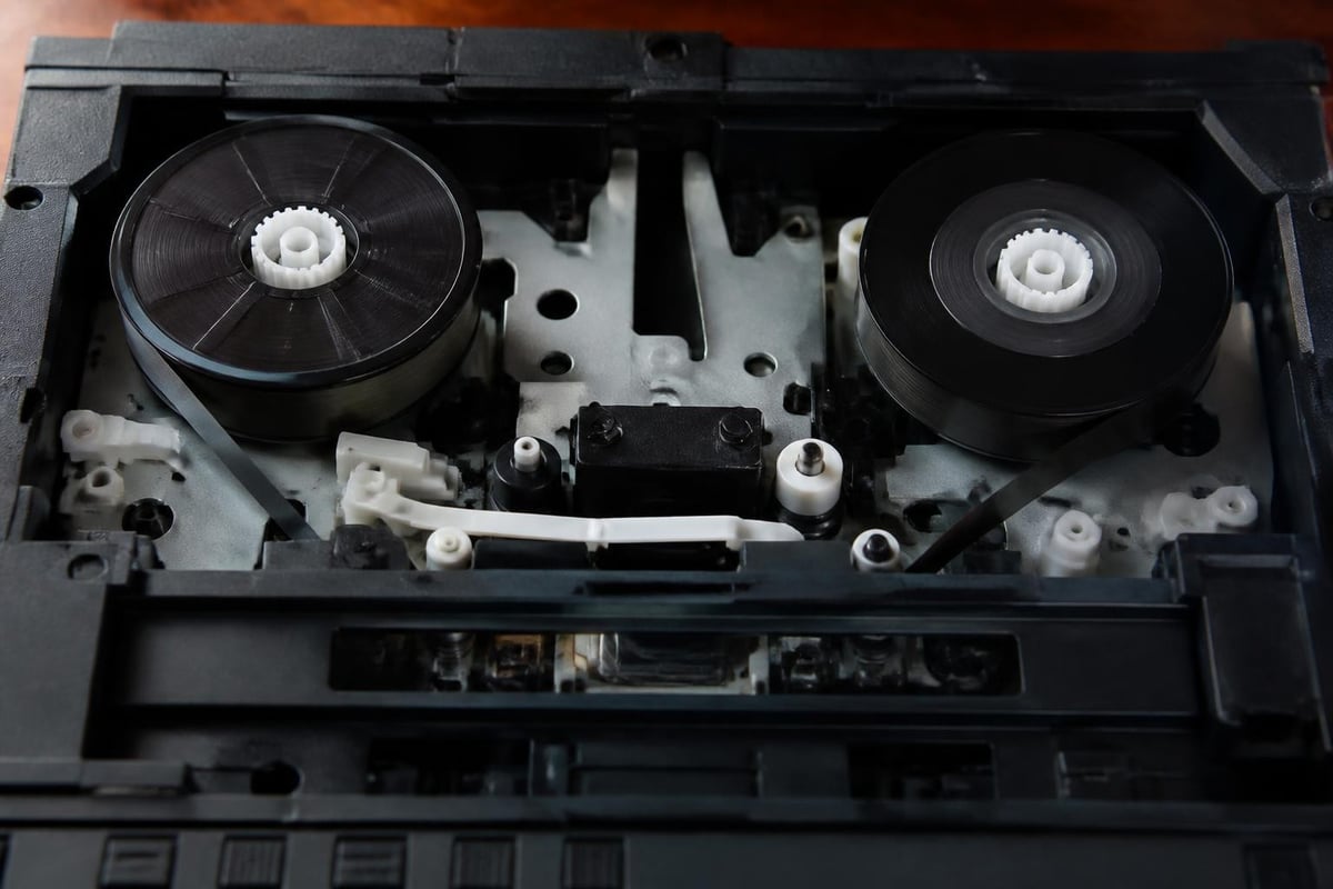 VHS tape internal components
