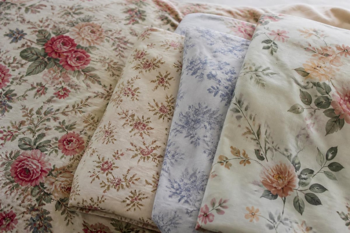 Cottage floral bedding styles