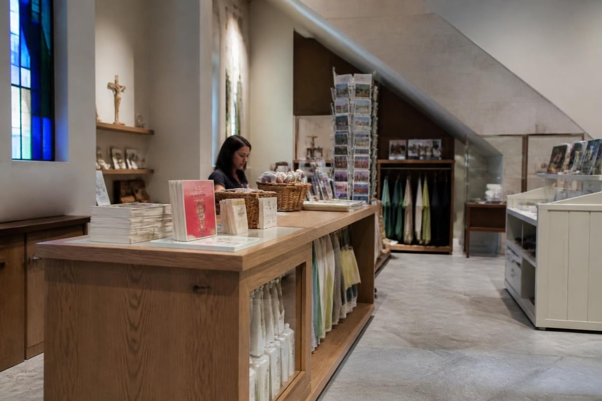 Church gift shop layout planning