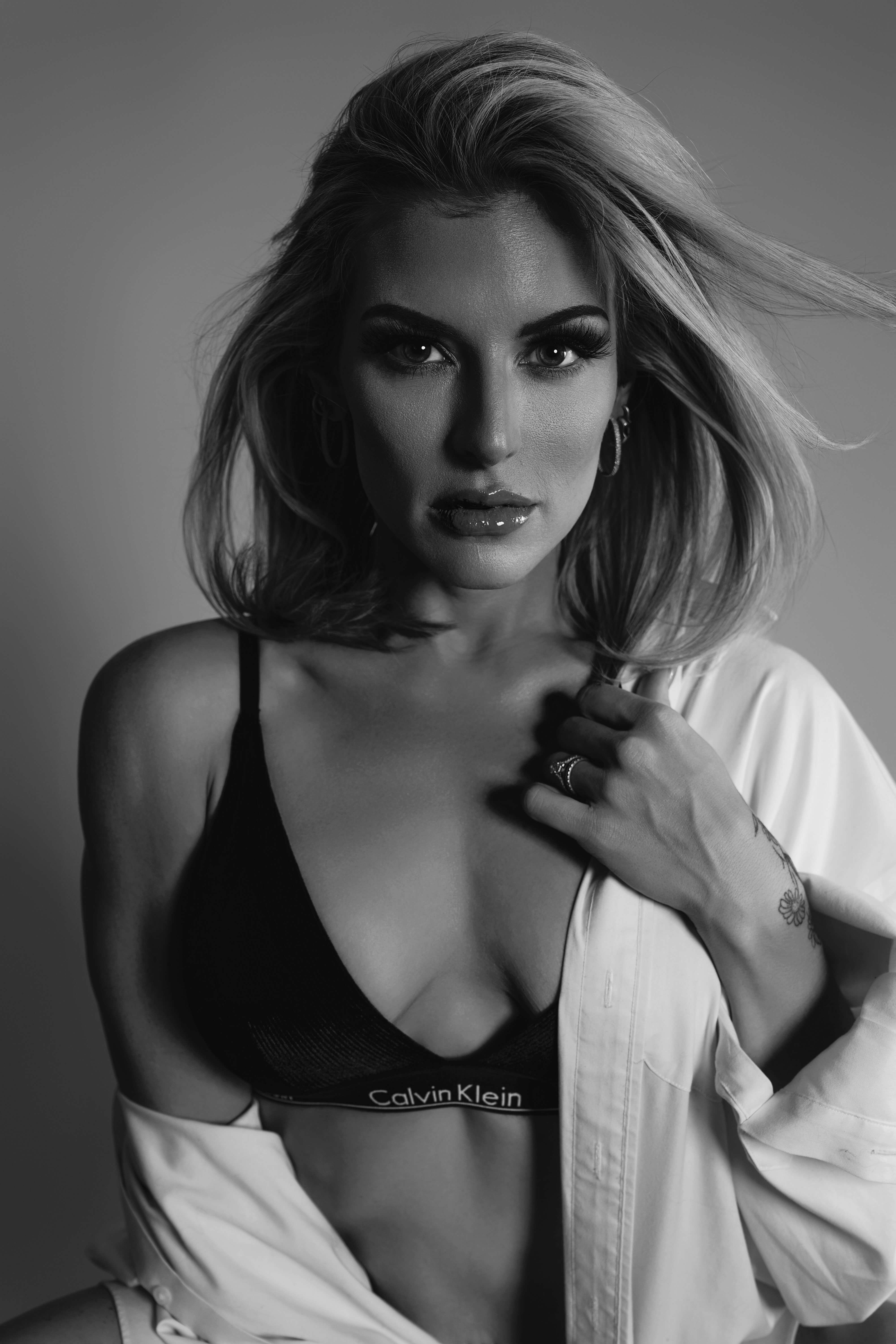 elegant-boudoir-images-for-women-breanne-fine-portraiture-white-shirt-birmingham-0016.jpg elegant-boudoir-images-for-women-breanne-fine-portraiture-white-shirt-birmingham-0016.jpg