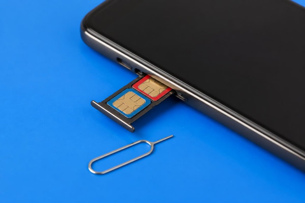 Dual SIM network management