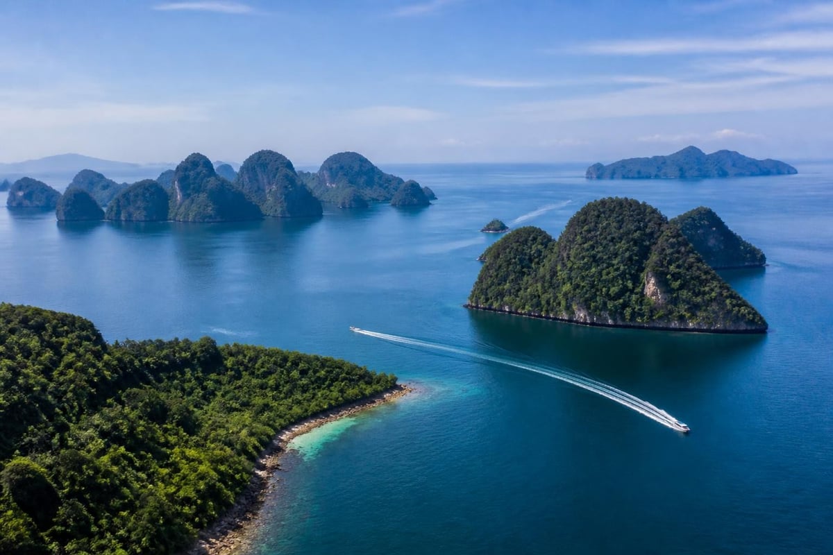Phuket island clusters geographic distribution
