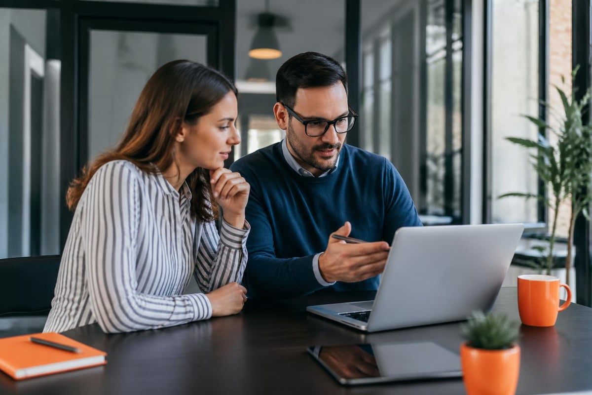 Project Tracking Software: Avoiding Critical Mistakes Stakeholder communication workflow