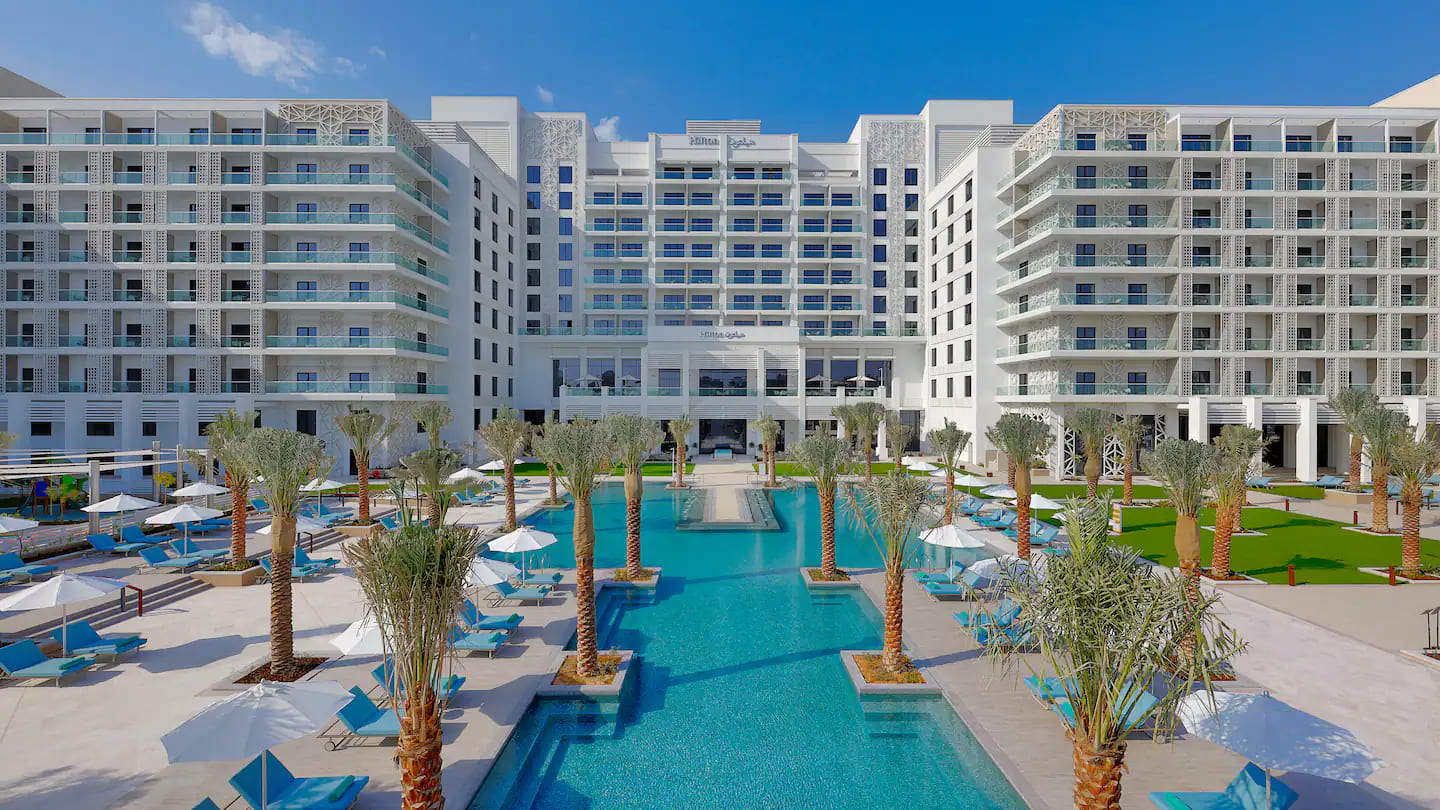 Hilton-Abu-Dhabi-Yas-Island-pool-facade-day.jpg