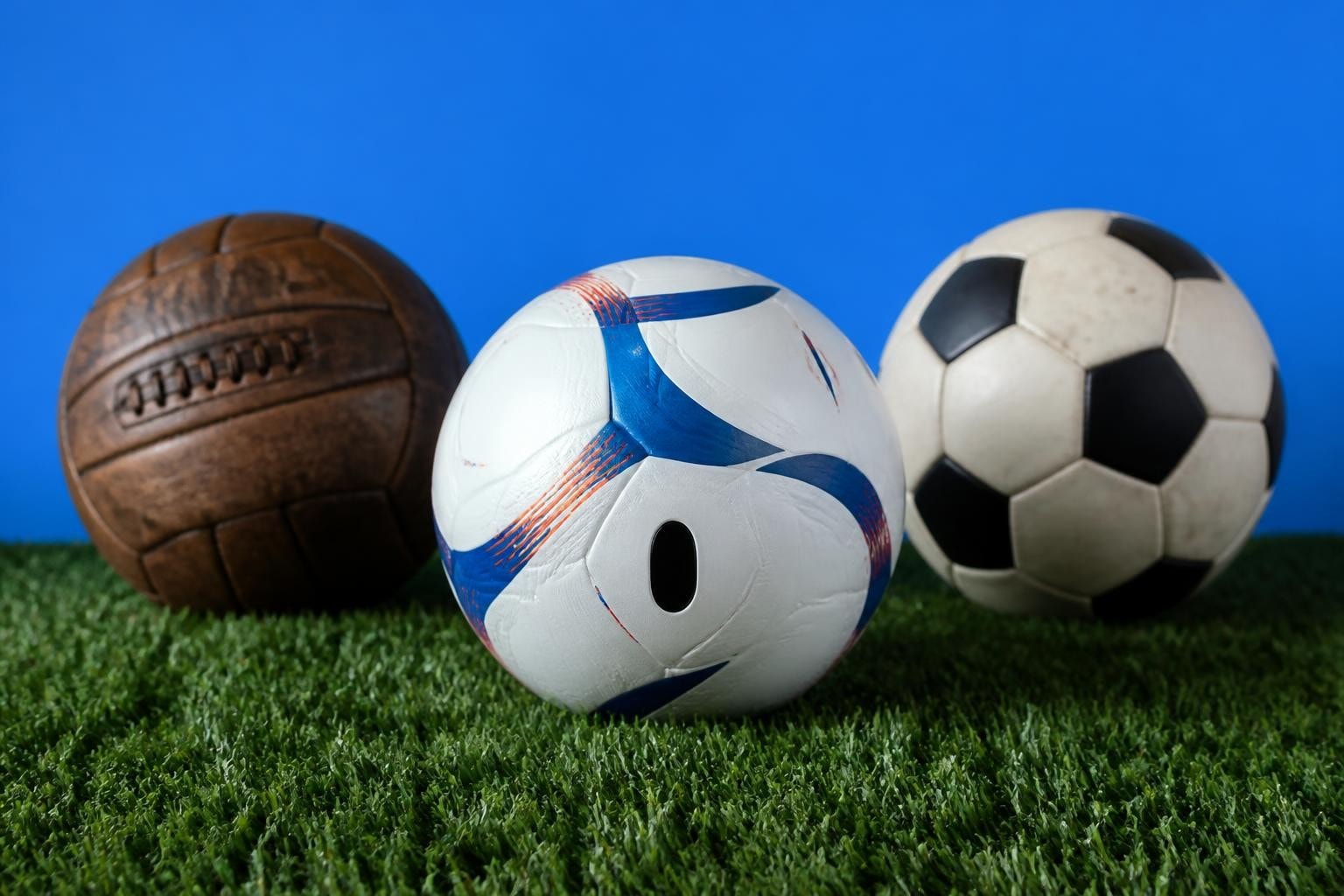 World Cup Ball: Technology & Travel for Football Fans