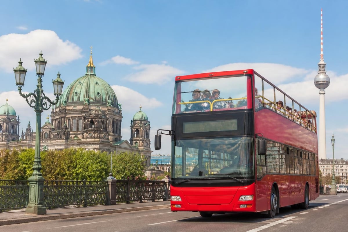 Tourist navigation benefits