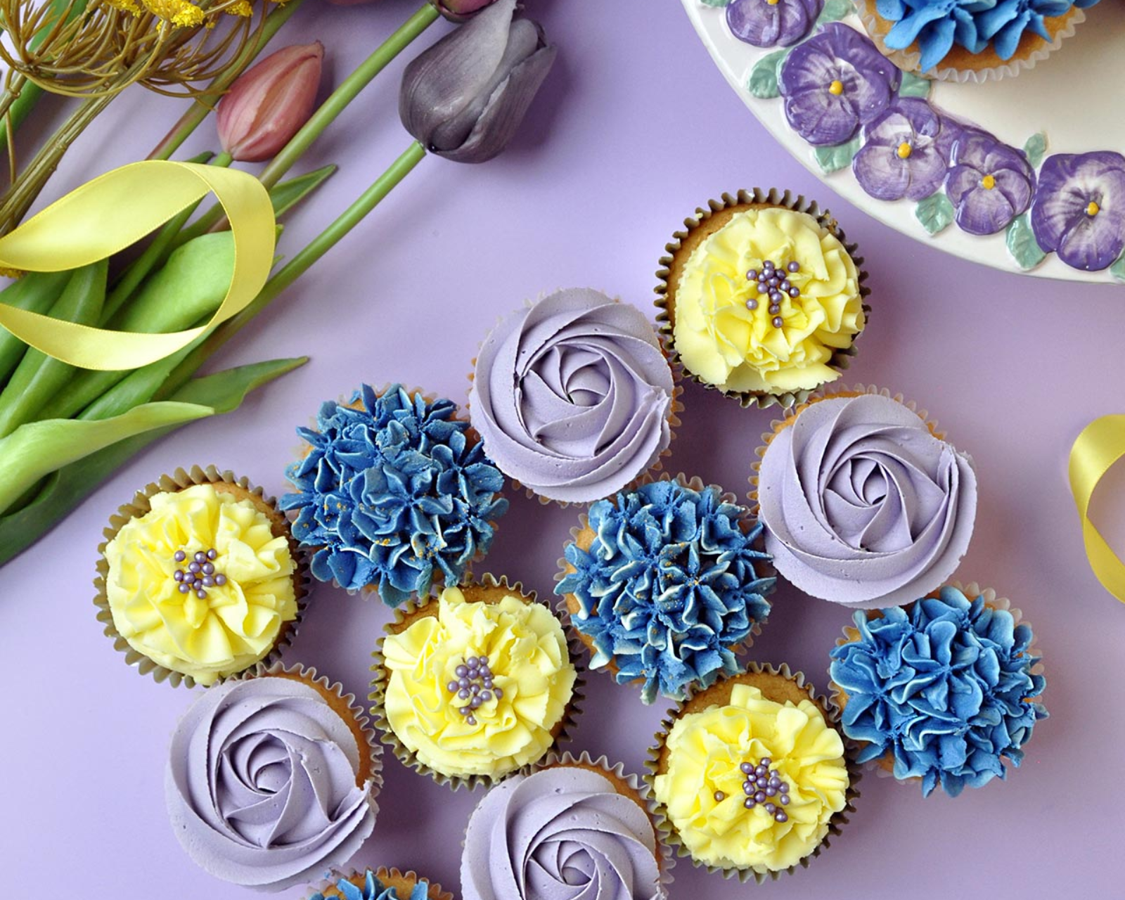 Spring Flowers Cupcakes