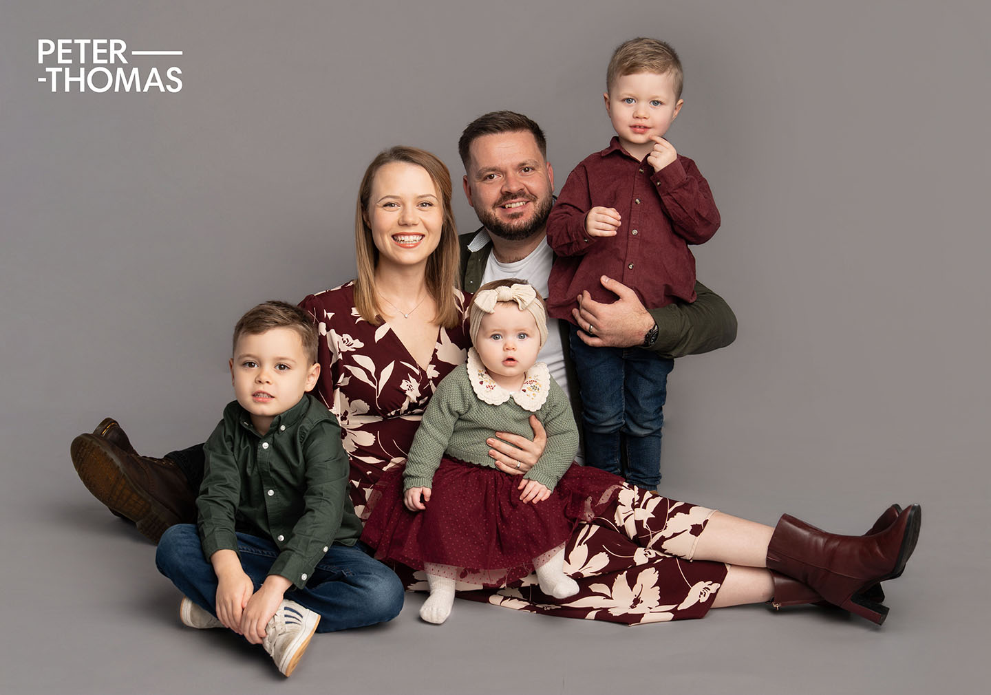 A family photo at Peter Thomas Photography