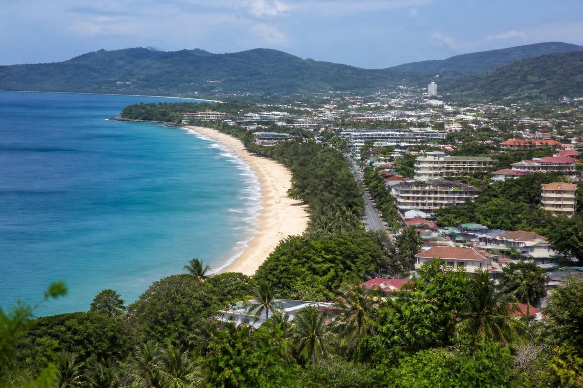 Karon Beach hotel zones