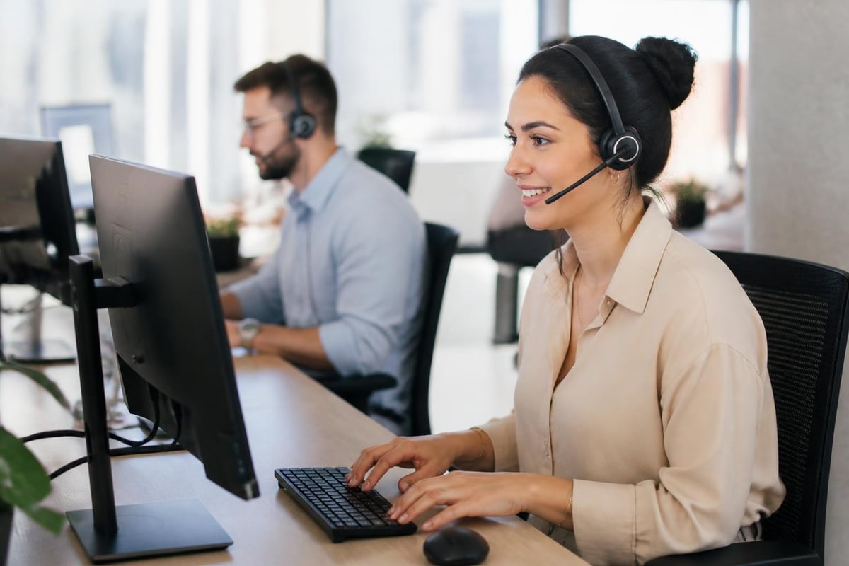 AI and human receptionist collaboration