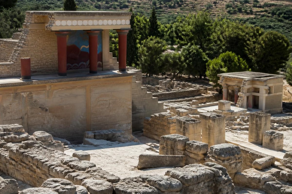 Minoan palace complex layout