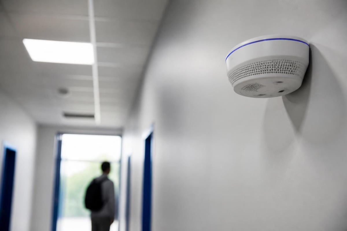 Vape detection sensor monitoring air quality