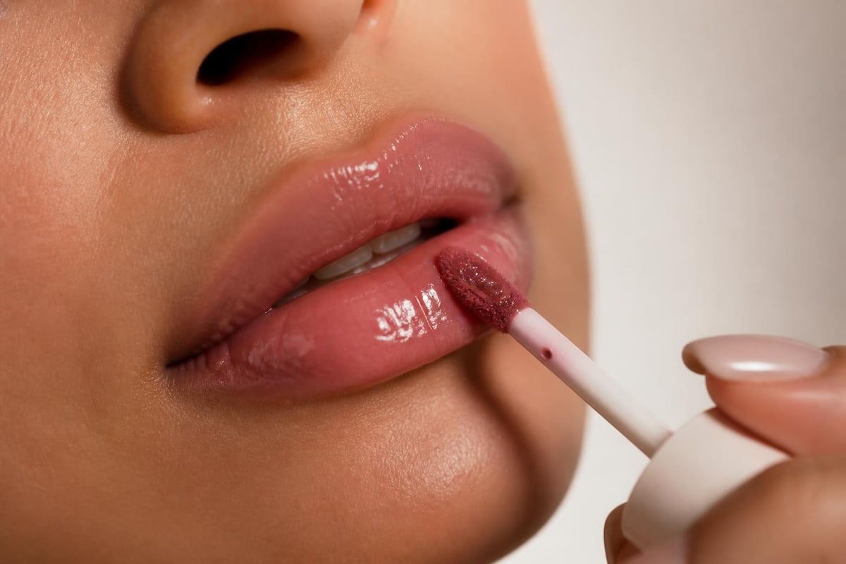 Lip oil stain science