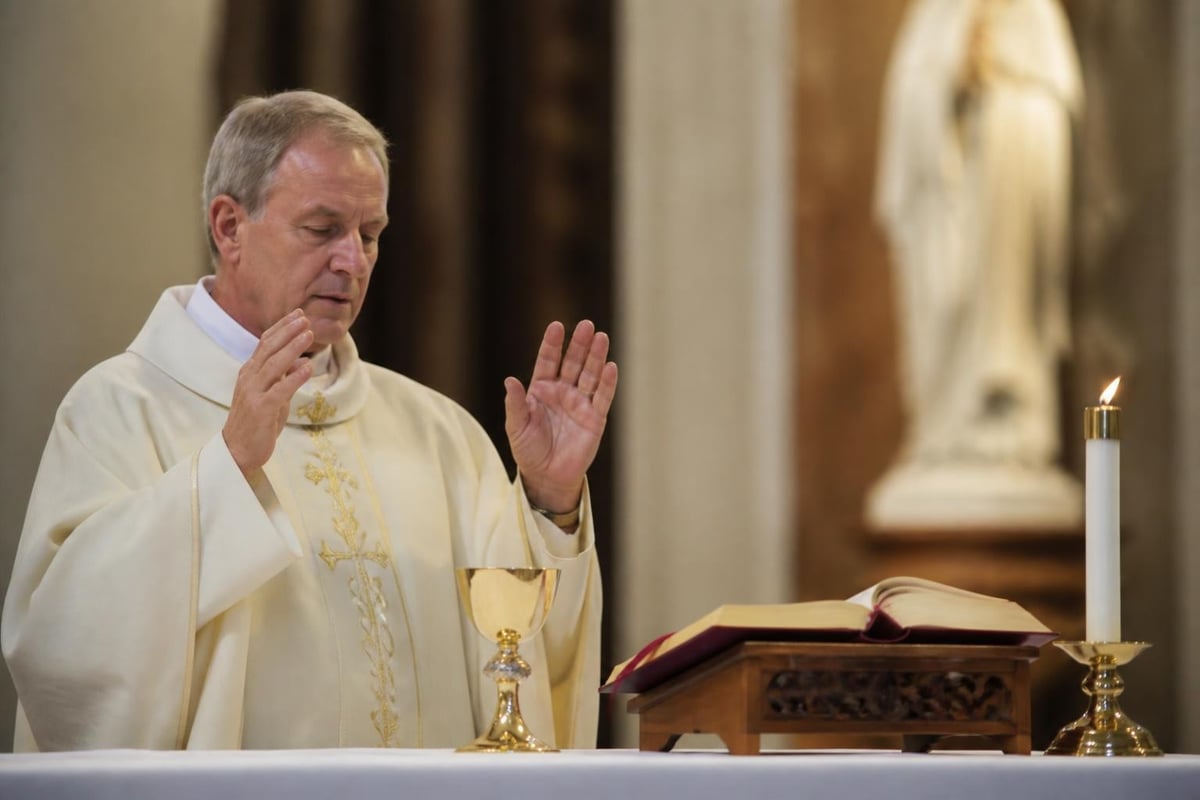 Comparison of eucharistic prayers