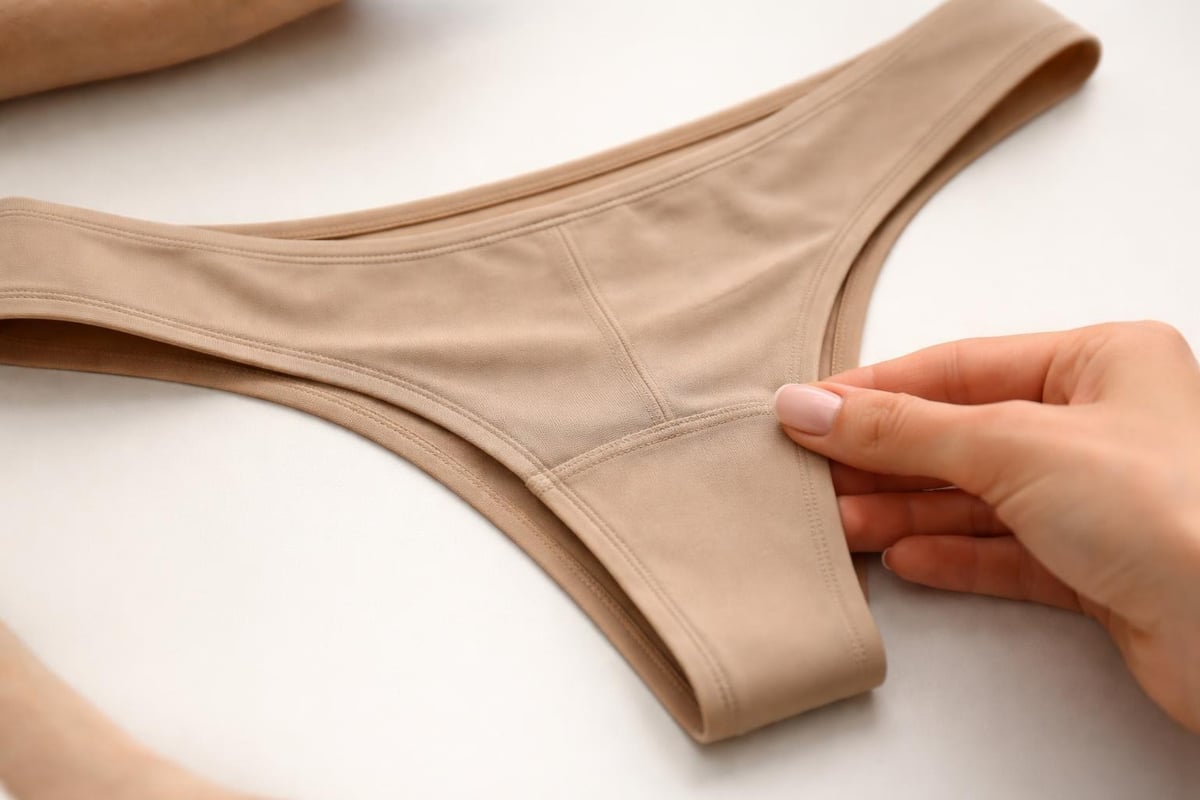 Anti-camel toe design features