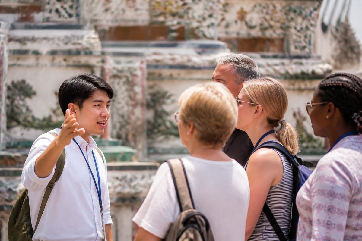 Personal tour guide benefits