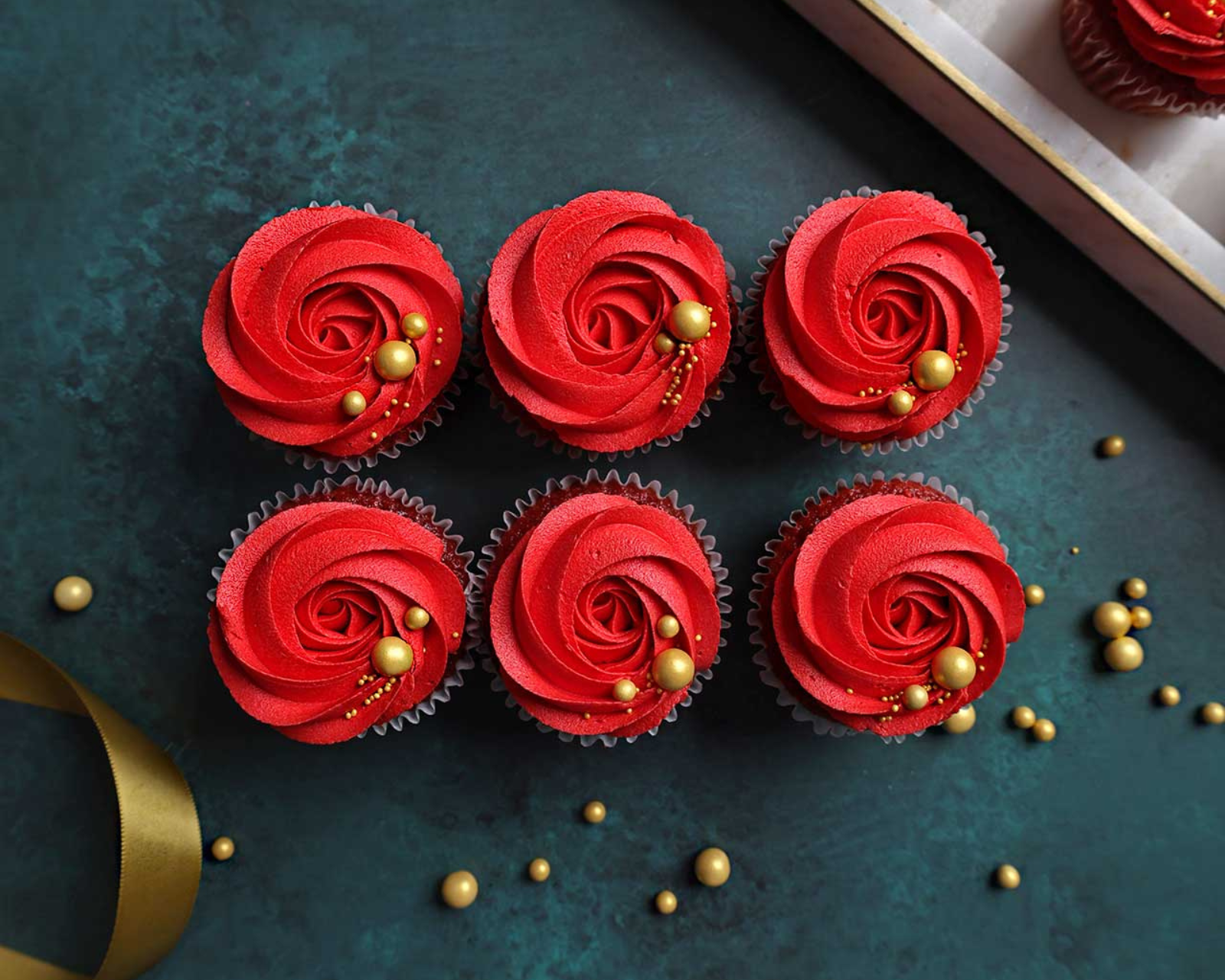 Bouquet of Red Roses Cupcakes