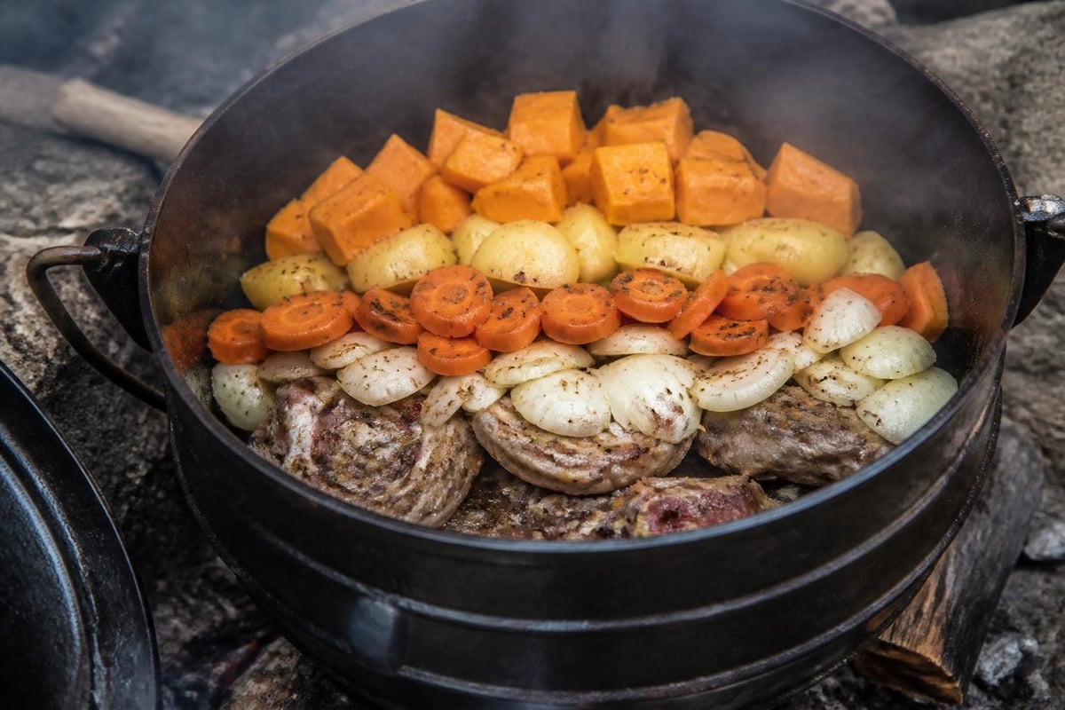 Potjie cooking technique